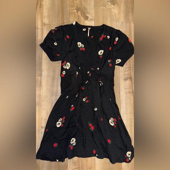 Free People Dream Girl Black Strawberry Floral Print Mini Dress Size 2 - Picture 8 of 15